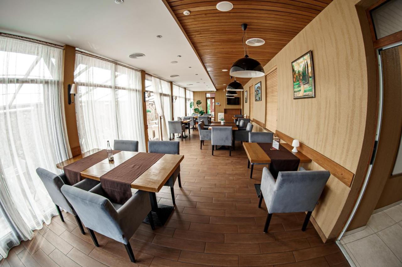 Hotel Kolobok à Kniahynynok Extérieur photo