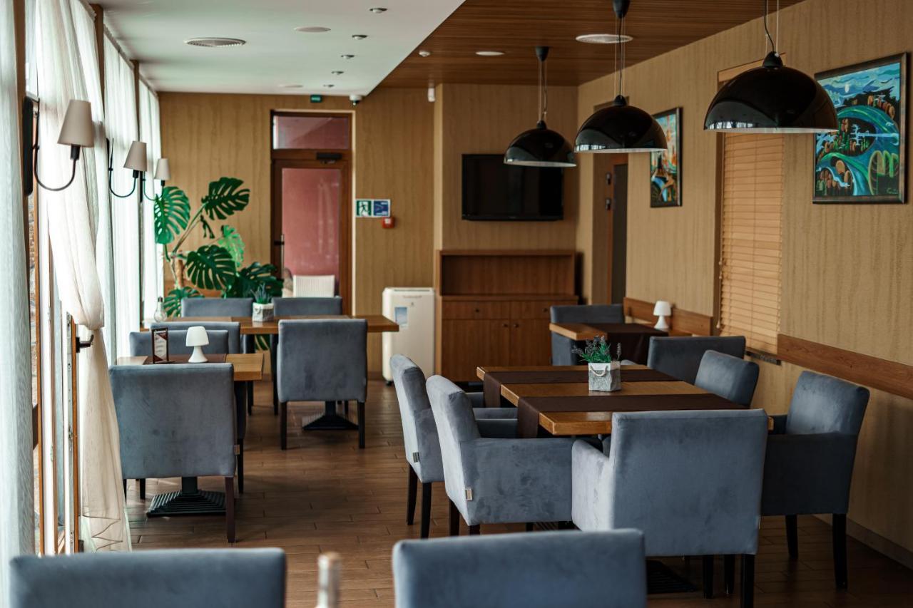 Hotel Kolobok à Kniahynynok Extérieur photo
