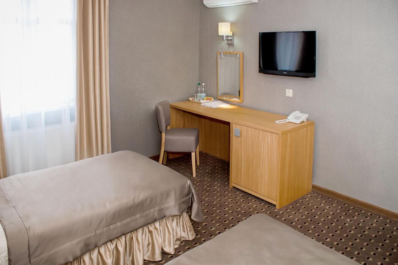 Hotel Kolobok à Kniahynynok Extérieur photo