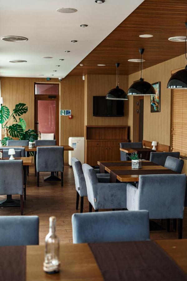 Hotel Kolobok à Kniahynynok Extérieur photo